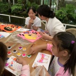 nanny-working-with-children-o59721361747719001-1